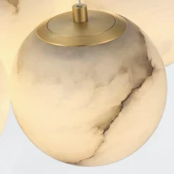 Duża alabastrowa lampa wisząca Kepler - 7 źródeł światła - Szczotkowane złoto (QN-KEPLER-7P-BG) - Quintiesse