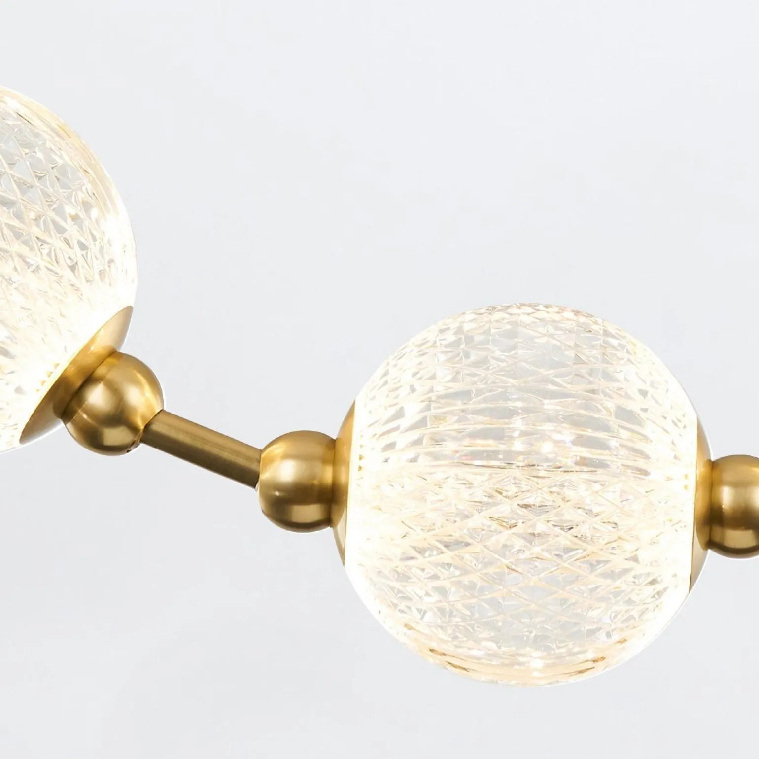 Efektowna lampa wisząca LED Marni - Naturalny mosiądz (QN-MARNI-8P-148-NBR) - Quintiesse