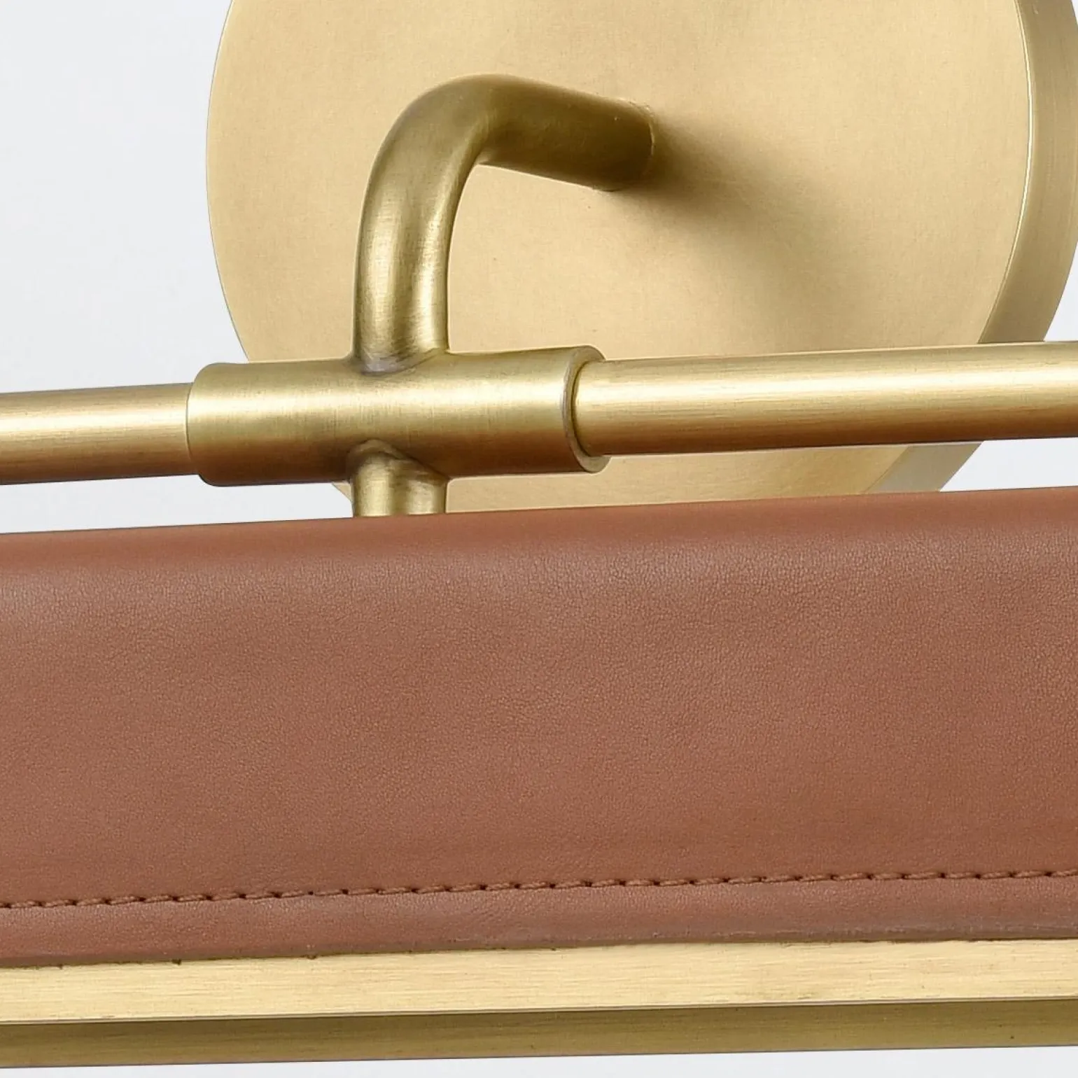 Ekskluzywny kinkiet Valise - Vintage mosiądz, skóra koniakowa (QN-VALISE-W-VBS-CL) - Quintiesse