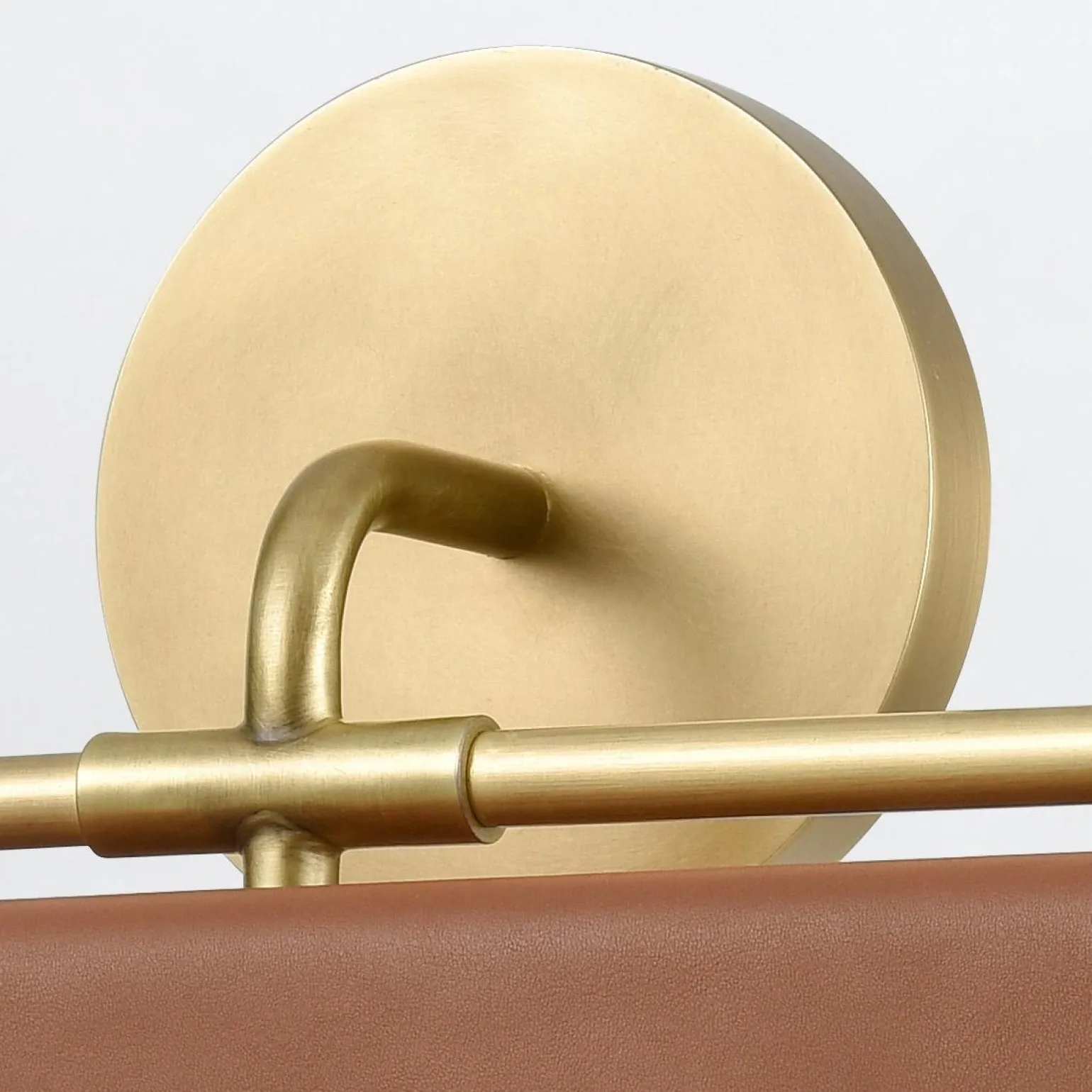 Ekskluzywny kinkiet Valise - Vintage mosiądz, skóra koniakowa (QN-VALISE-W-VBS-CL) - Quintiesse