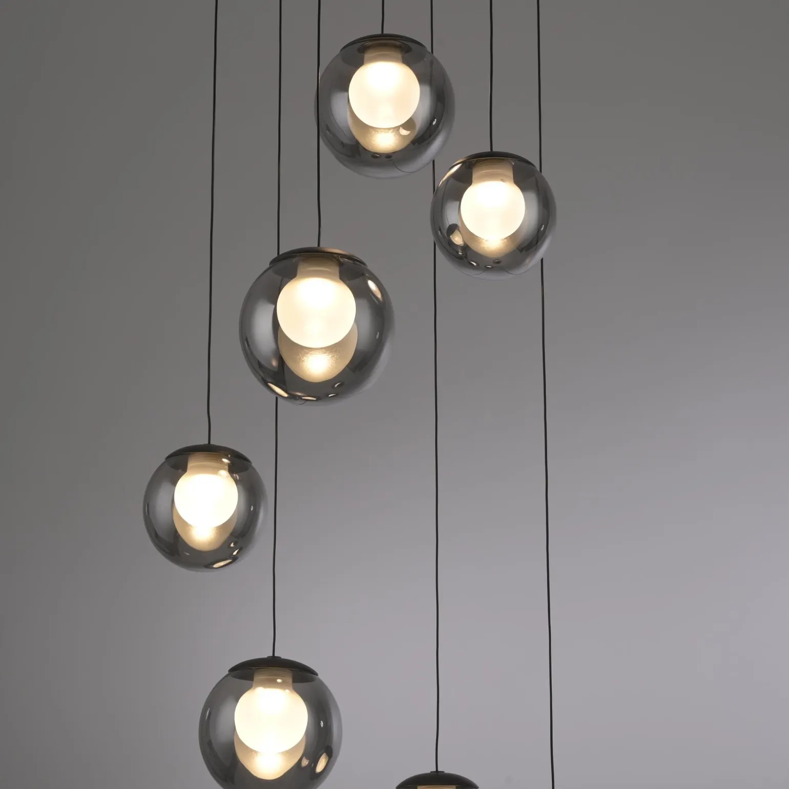 Kaskadowa lampa na pilota, z regulacją światła i wysokości SZARA (2587-15) - Paul Neuhaus