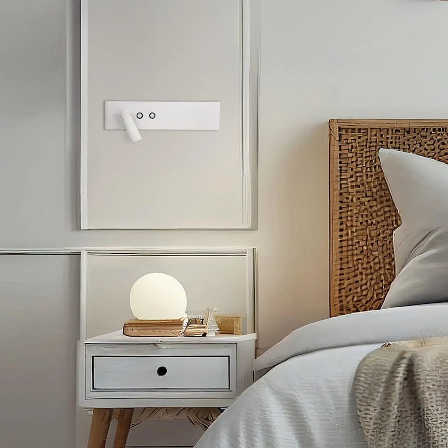 Kinkiet przy łóżku w sypialni Resort biały lewy (ML1571) - Milagro