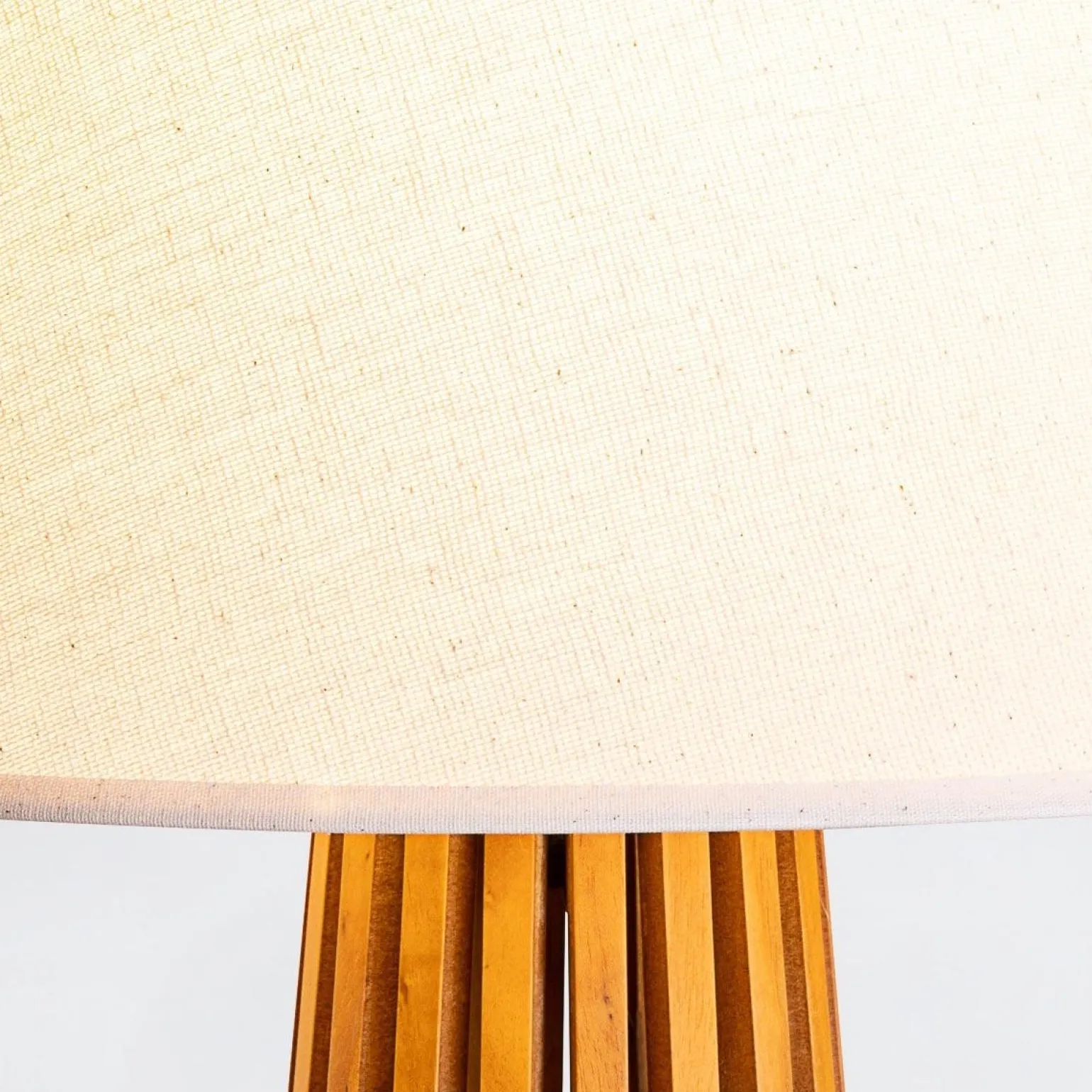 Lampa stołowa Slatted (QN-SLATTED-TL-TEAK) - Quintiesse