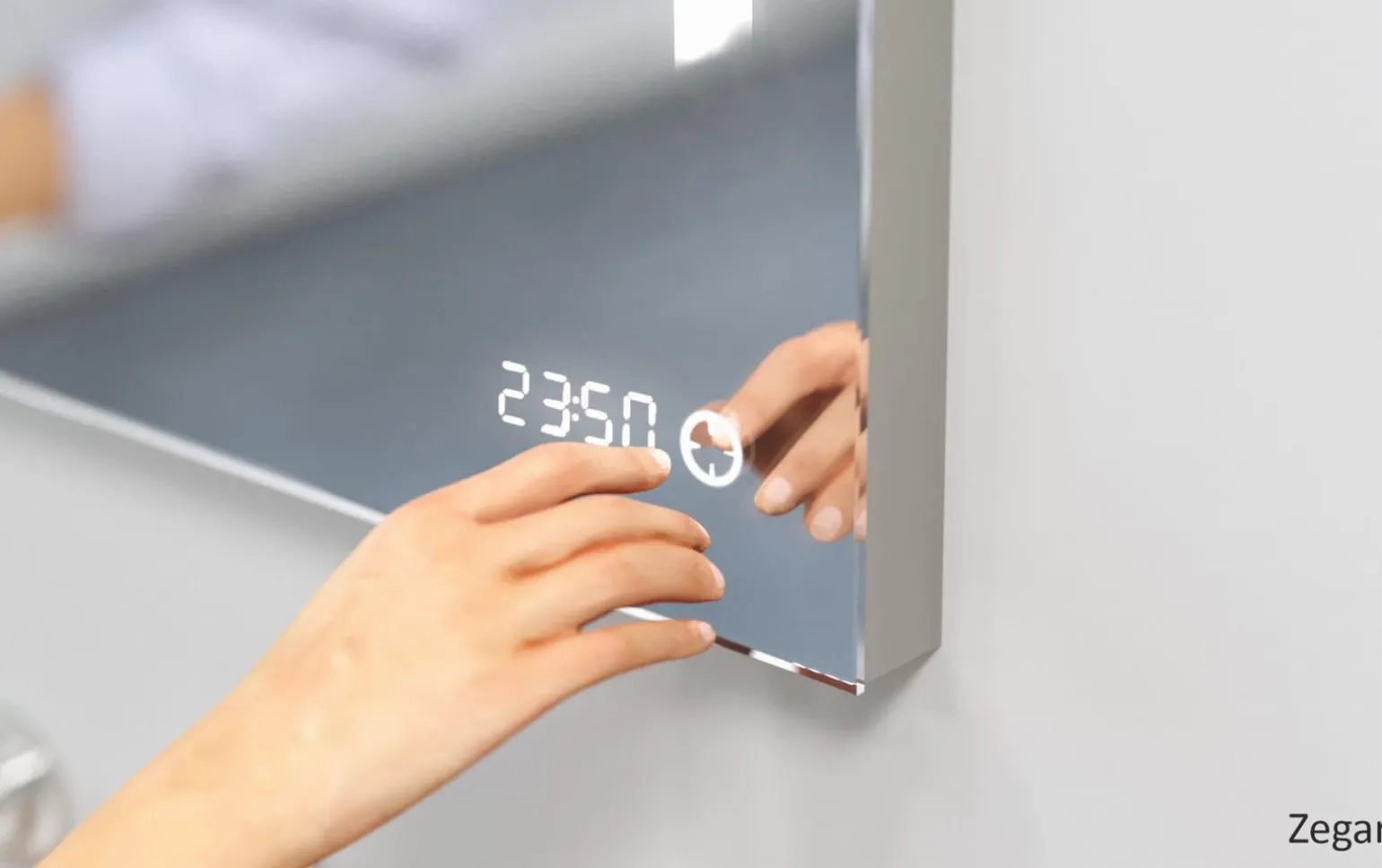 Lustro prostokątne ATLAS PLUS w ramie z oświetleniem LED - MCJ